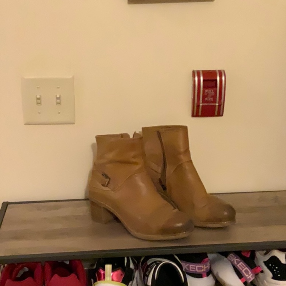 Leather ankle boots